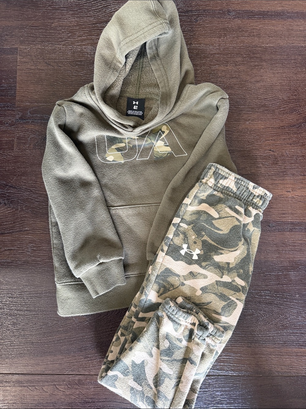 Under Armour Kids Olive Green Camo Set